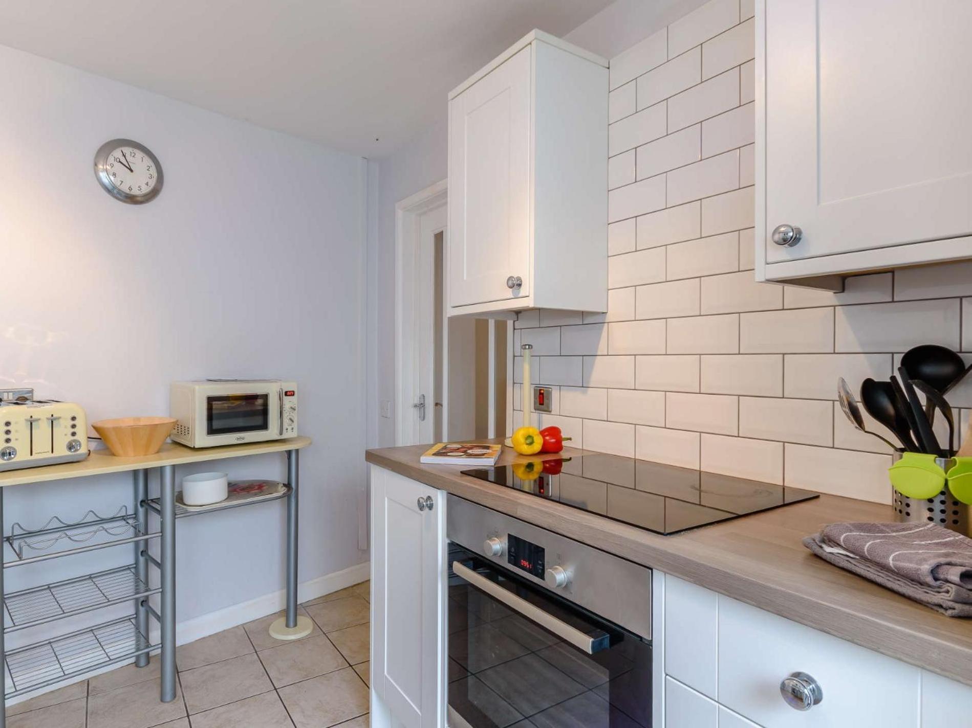 4 Bed In Tenby Fb003 Extérieur photo