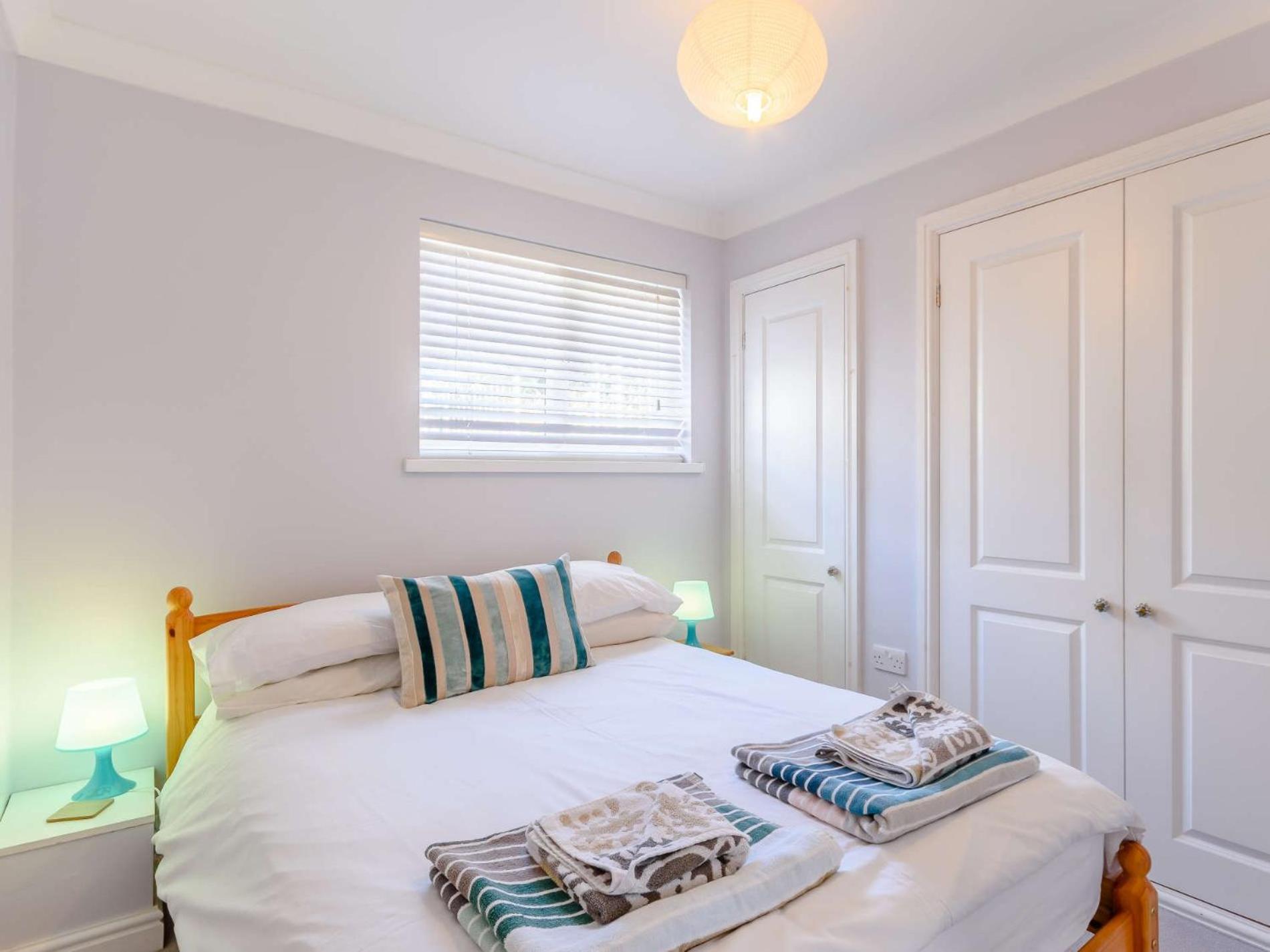 4 Bed In Tenby Fb003 Extérieur photo